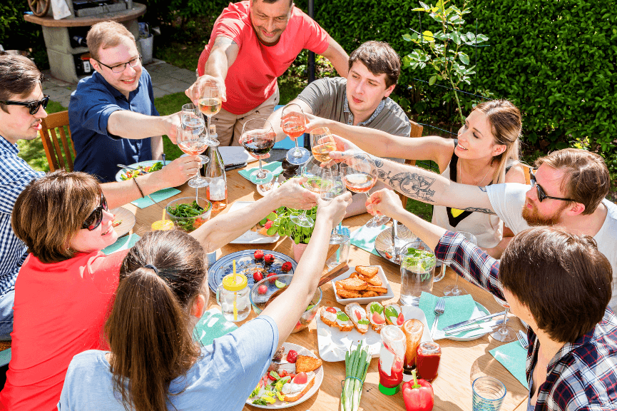 Hostel München - Gemeinsames Kochen und Freunde finden.